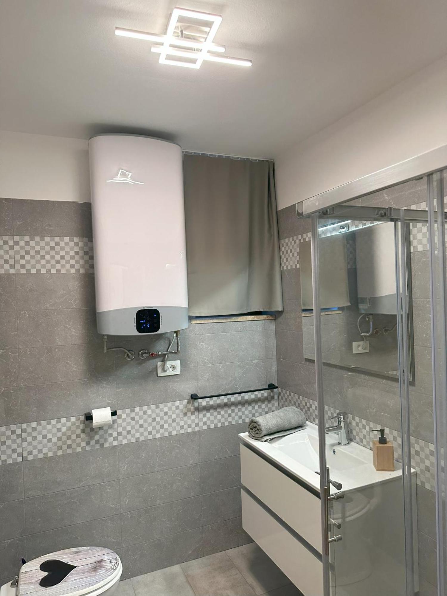 Apartma Anze Samec Dobravlje Exterior foto